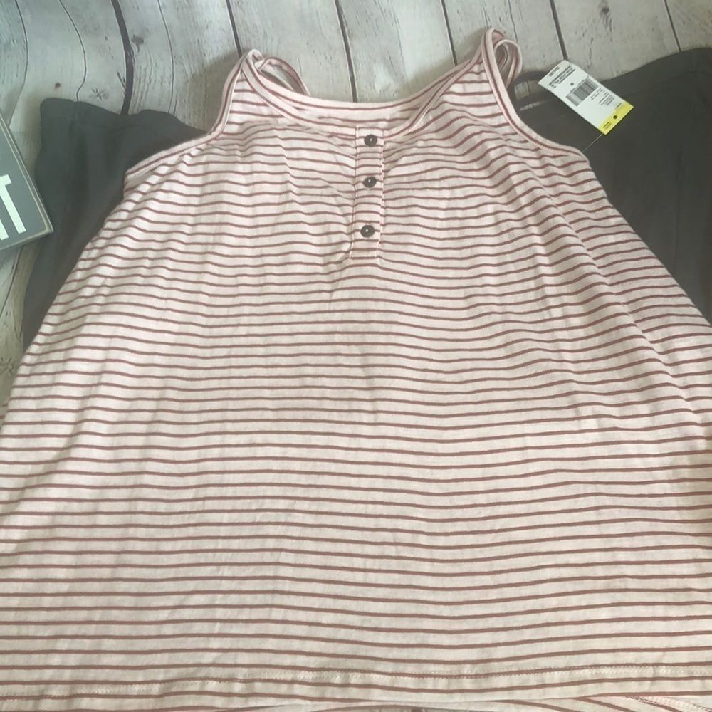 NWT Bongo 2pc swing tanks